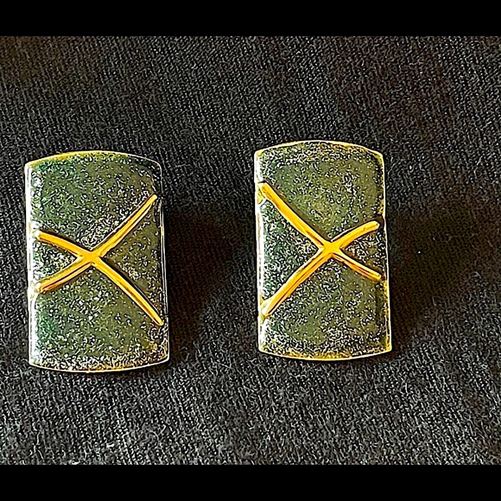 VINTAGE 80’s ENAMEL PIERCED EARRINGS ⚜️Green with gold tone X’s•stud posts